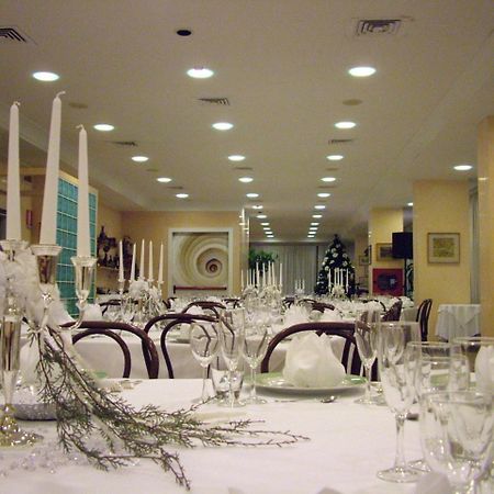 Hotel Acerboli Римини Екстериор снимка
