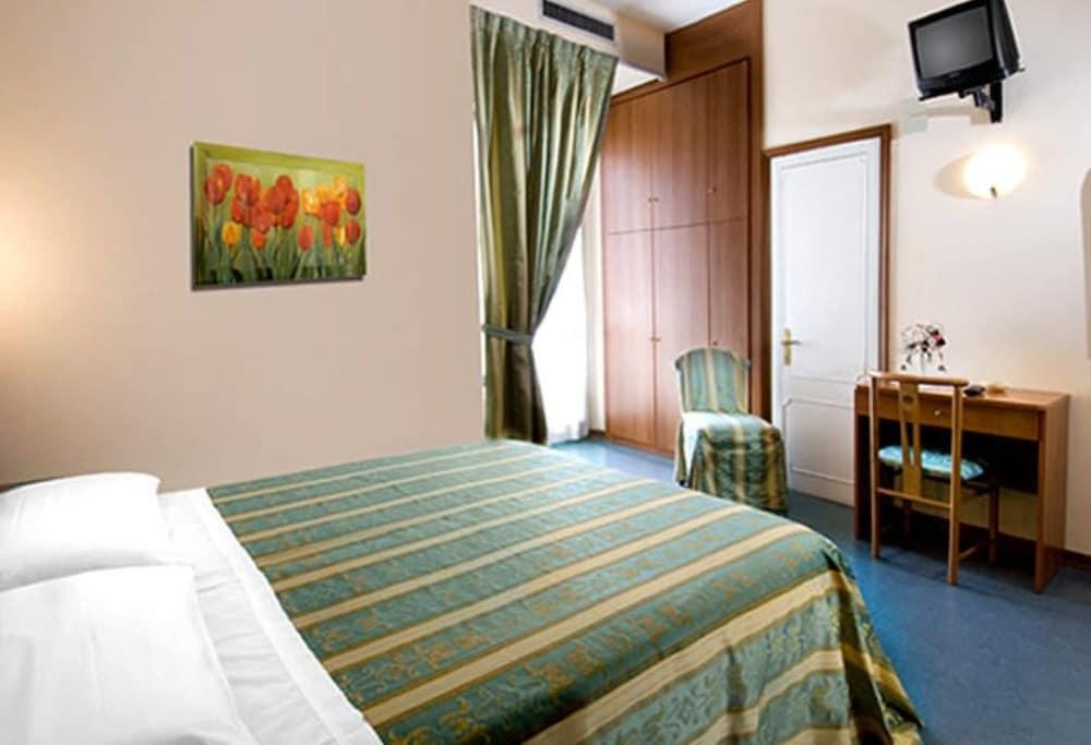 Hotel Acerboli Римини Екстериор снимка