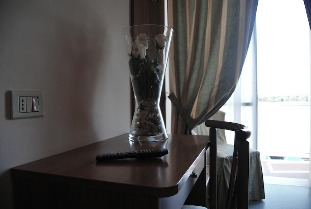 Hotel Acerboli Римини Стая снимка