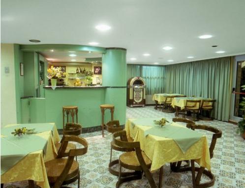 Hotel Acerboli Римини Екстериор снимка