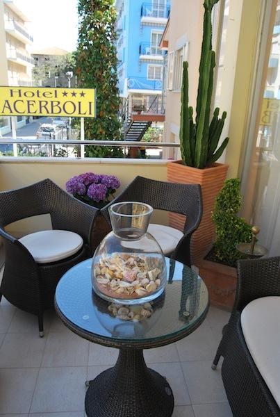 Hotel Acerboli Римини Екстериор снимка