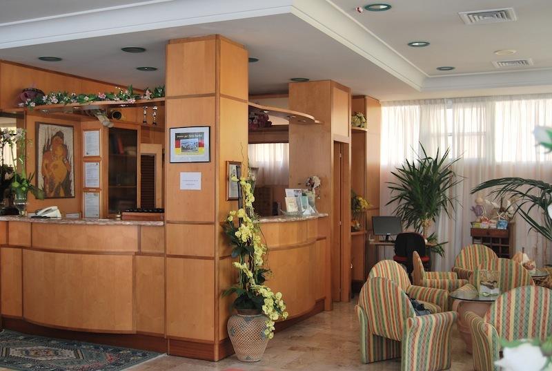 Hotel Acerboli Римини Екстериор снимка